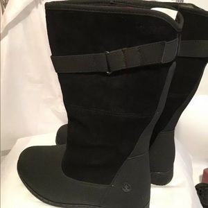 Women’s black northside Ella snow boots 9